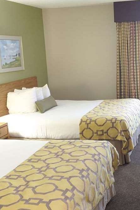 Hotel Baymont by Wyndham Rockford photo 2