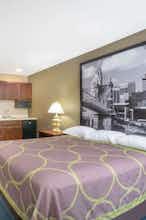 Hotel Super 8 by Wyndham Harrison OH photo 2