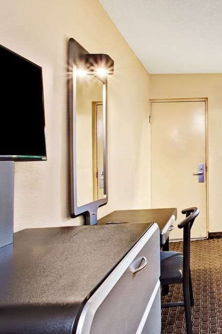 Hotel Super 8 by Wyndham Kissimmee/Maingate/Orlando Area photo 3