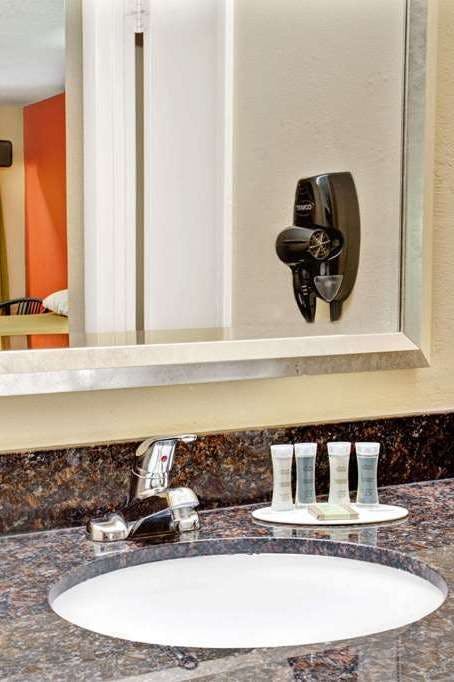 Hotel Super 8 by Wyndham Kissimmee/Maingate/Orlando Area photo 4