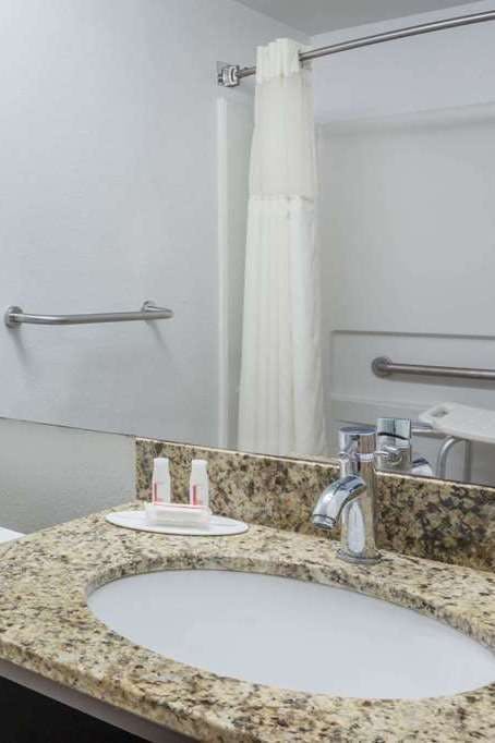 Hotel Travelodge by Wyndham Lakeland photo 5