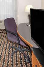 Hotel Baymont Fort Wayne photo 3