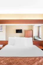 Hotel Microtel Inn & Suites by Wyndham Rogers photo 1