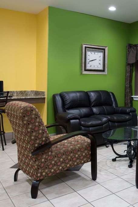 Hotel Microtel Inn & Suites by Wyndham Rogers photo 5