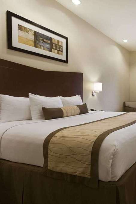 Hotel Baymont by Wyndham Victoria photo 1