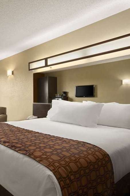 Hotel Microtel Inn & Suites by Wyndham Mineral Wells/Parkersburg photo 1