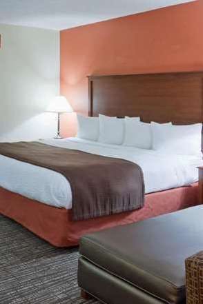 Hotel AmericInn by Wyndham Alexandria photo 1