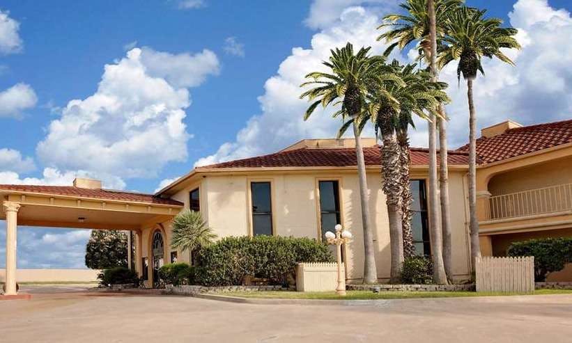 Super 8 by Wyndham Corpus Christi Northwest