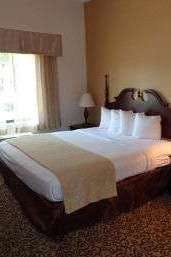 Hotel Baymont by Wyndham Columbia Fort Jackson photo 1