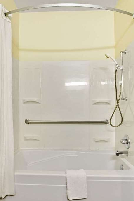 Hotel Super 8 by Wyndham Kokomo photo 4