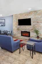Hotel Super 8 by Wyndham Kokomo photo 5