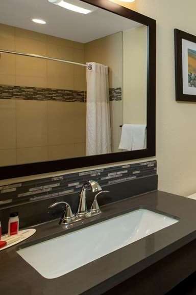 Hotel Days Inn by Wyndham Monterey-Fisherman's Wharf Aquarium photo 4