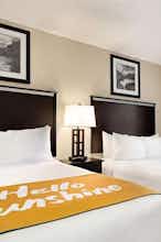 Hotel Days Inn by Wyndham Cortez photo 3