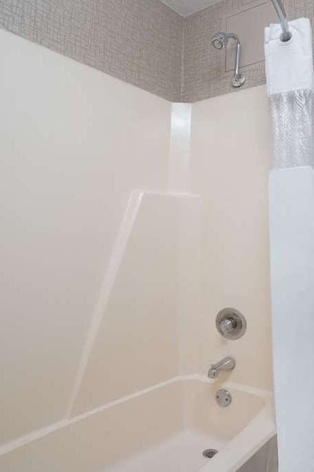 Hotel Days Hotel by Wyndham University Ave SE photo 5