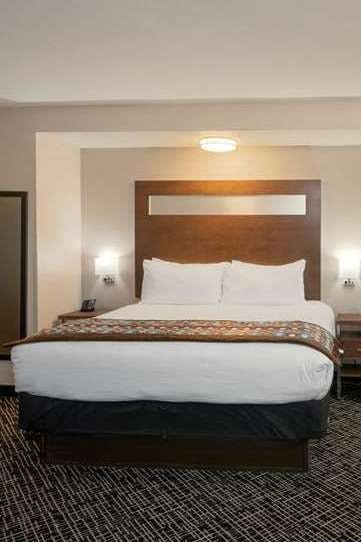 Hotel Wingate by Wyndham Memphis East photo 1