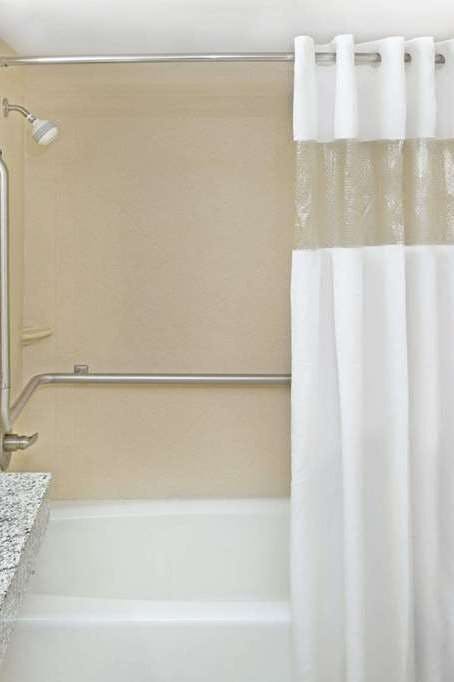 Hotel Days Inn by Wyndham Columbus-North Fort Moore photo 5