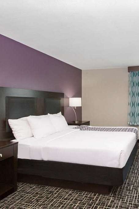 Hotel La Quinta Inn & Suites by Wyndham Blue Springs photo 1