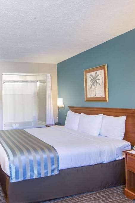 Hotel Baymont by Wyndham Bartonsville Poconos photo 1