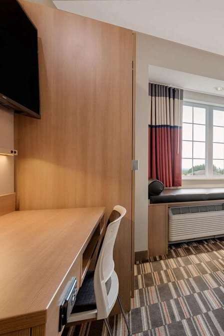 Hotel Microtel Inn & Suites by Wyndham Clarion photo 3