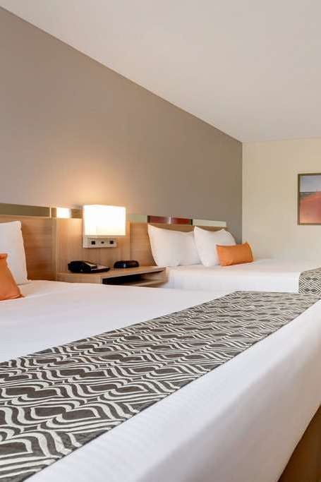 Hotel Microtel Inn & Suites by Wyndham Clarion photo 2