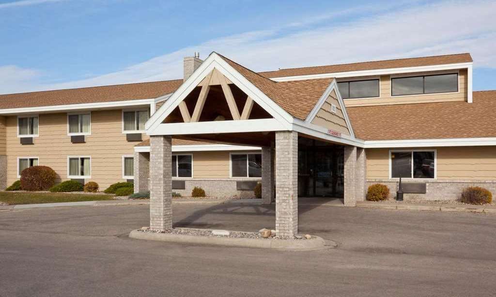AmericInn Crookston U of M Crk