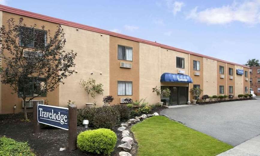 Travelodge by Wyndham Cleveland Lakewood