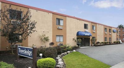 Travelodge by Wyndham Cleveland Lakewood
