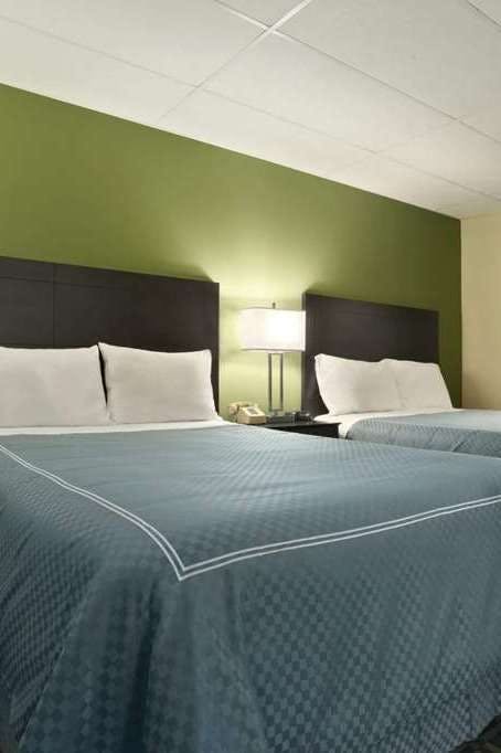 Hotel LDG LKA Lakewood OH photo 3