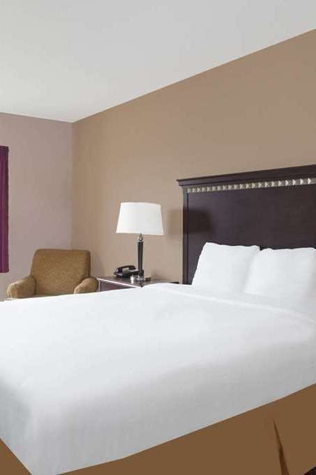 Hotel Baymont Inn & Suites by Wyndham San Marcos Outlet Malls photo 2