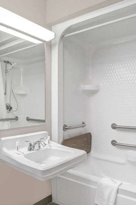 Hotel Baymont Inn & Suites by Wyndham San Marcos Outlet Malls photo 3