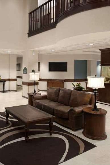 Hotel Wingate by Wyndham Round Rock Hotel & Conference Center photo 5