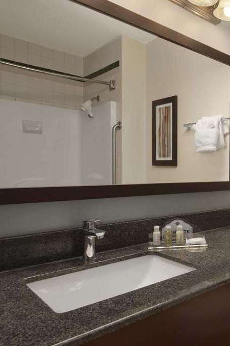 Hotel Wingate by Wyndham Round Rock Hotel & Conference Center photo 4