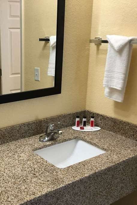 Hotel Days Inn by Wyndham Charles Town/Harpers Ferry photo 5