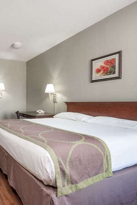 Hotel Super 8 by Wyndham Grayson photo 2