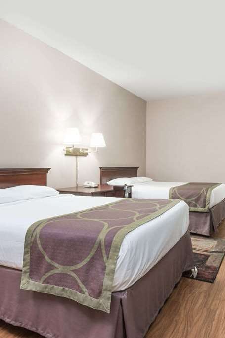 Hotel Super 8 by Wyndham Grayson photo 4