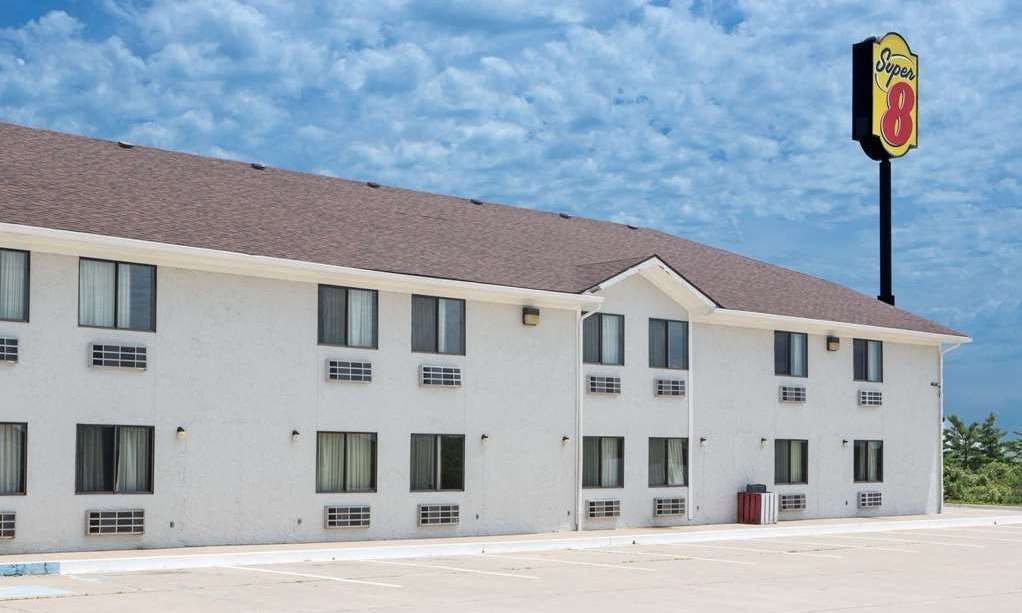 Super 8 by Wyndham Boonville