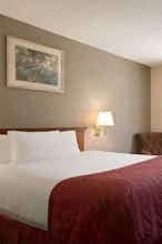 Hotel Baymont Inn and Suites Logan photo 1