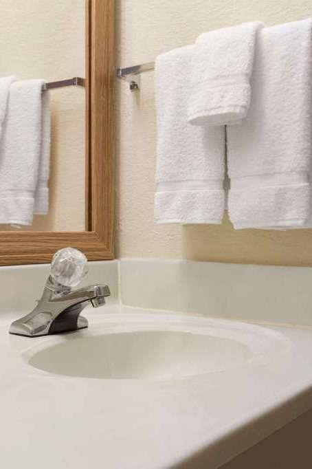 Hotel Baymont Inn and Suites Logan photo 4