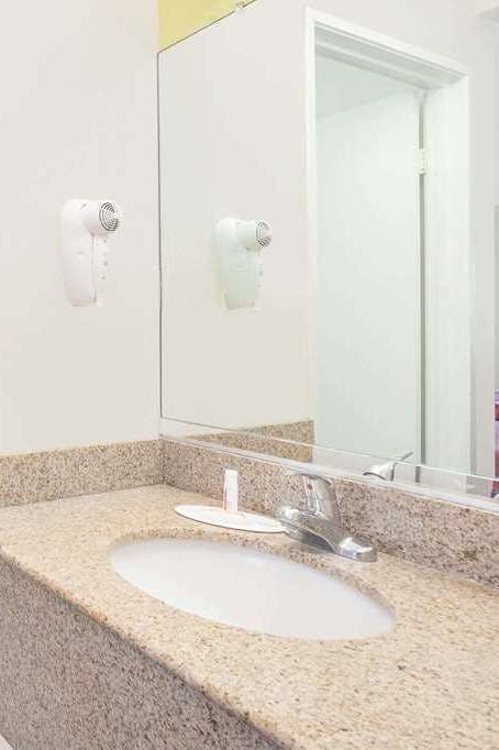 Hotel Days Inn by Wyndham Turlock photo 5