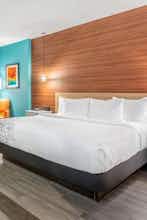 Hotel La Quinta Inn Ste OK City Arpt photo 1