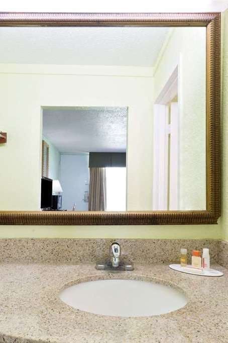 Hotel Days Inn by Wyndham Washington photo 4