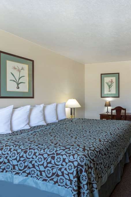 Hotel Days Inn Beaver photo 1