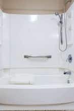 Hotel Baymont Inn Suites Elkhart photo 5