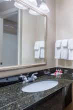 Hotel Baymont Inn Suites Elkhart photo 4