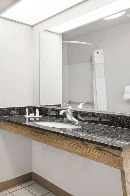 Hotel Baymont by Wyndham Duncan/Spartanburg photo 4