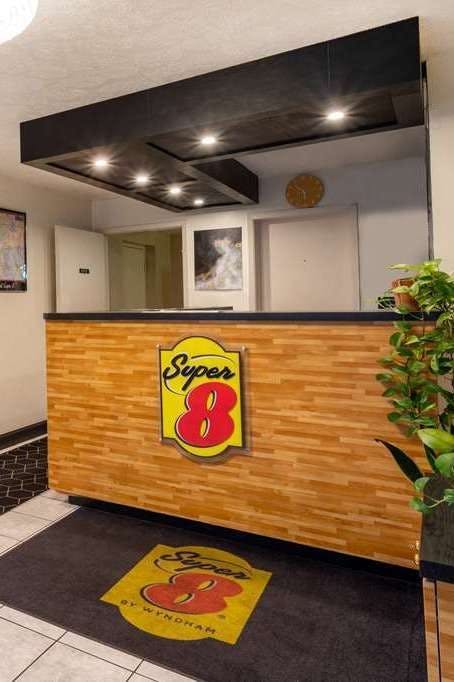 Hotel Super 8 Wooster OH photo 4