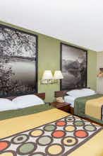 Hotel Super 8 by Wyndham Fairmont photo 2