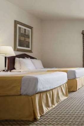 Hotel Days Inn & Suites by Wyndham Columbus NE photo 2