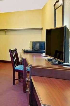 Hotel Days Inn Waynesboro photo 3