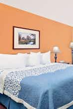 Hotel Days Inn Waynesboro photo 1